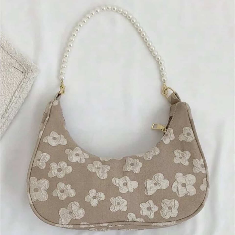 Pearl Chain Strap Shoulder Bag
