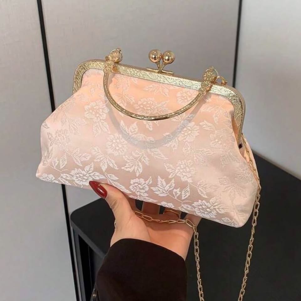 Blossom Pouch