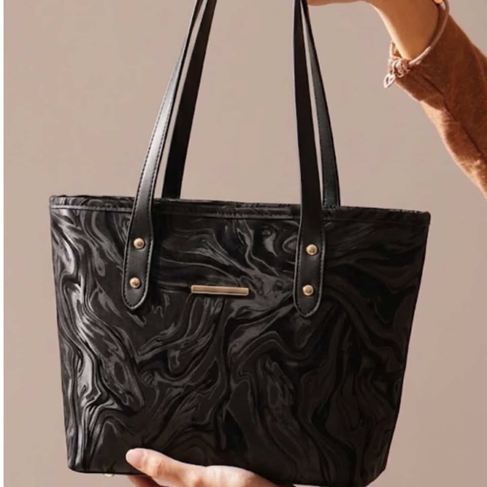 Black Versatile Minimalist Shoulder Bag
