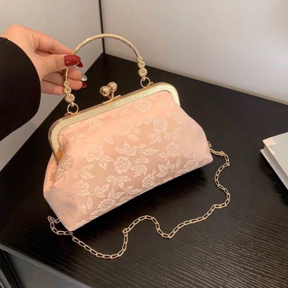 Blossom Pouch