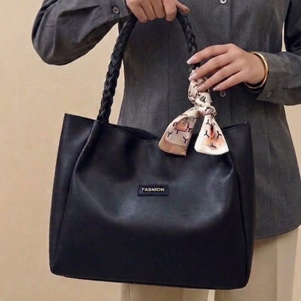 The Twist Tote