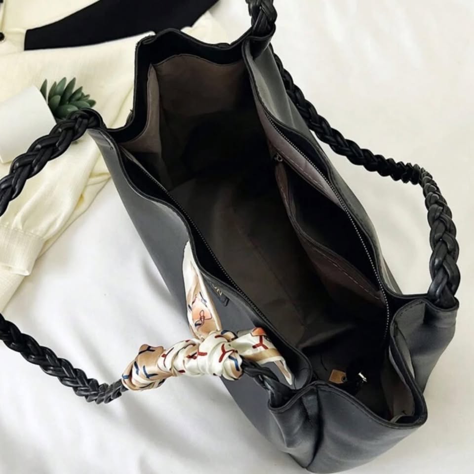 The Twist Tote