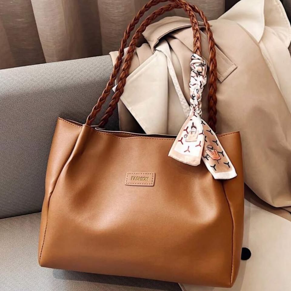 The Twist Tote